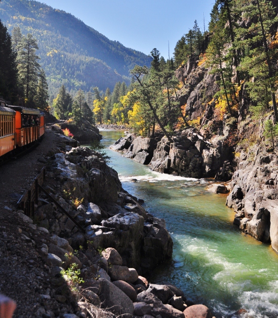 the scenery along the Animas River
